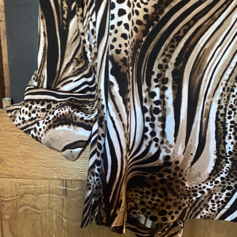 Abstract Cheetah/Zebra Patterned Cardigan - Picture 12 of 16